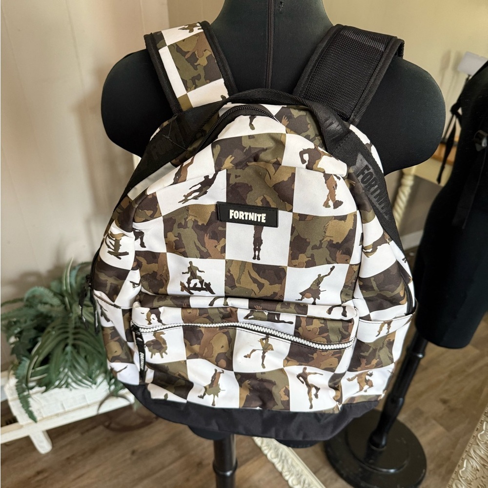 Fortnite Backpack - Picture 12 of 13